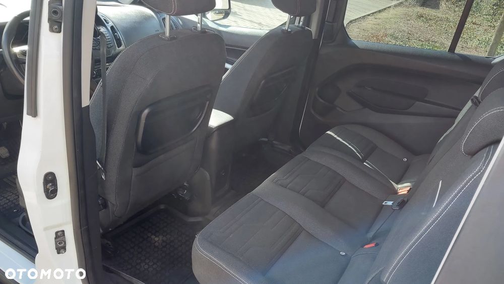 Ford Tourneo Connect Grand - 13