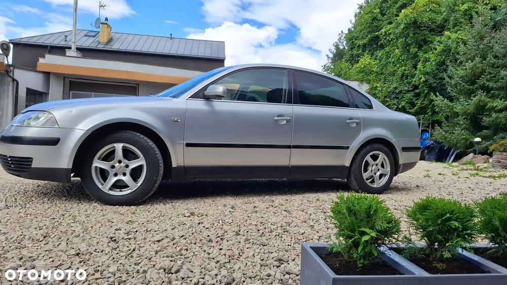 Volkswagen Passat 1.6 Comfortline - 27