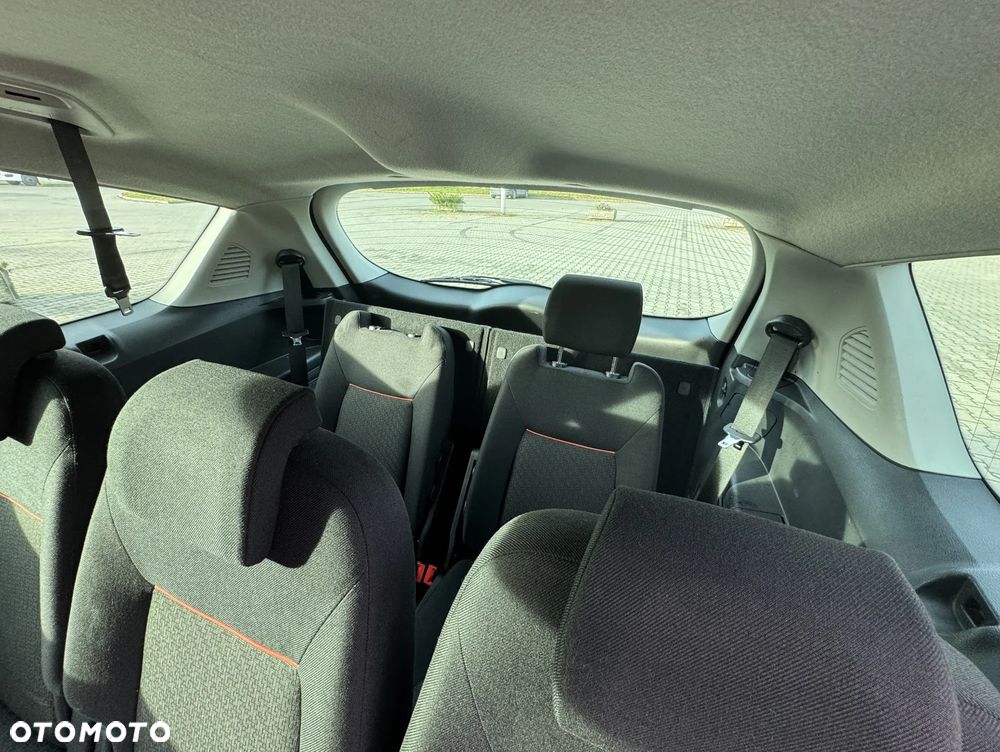 Ford S-Max - 9