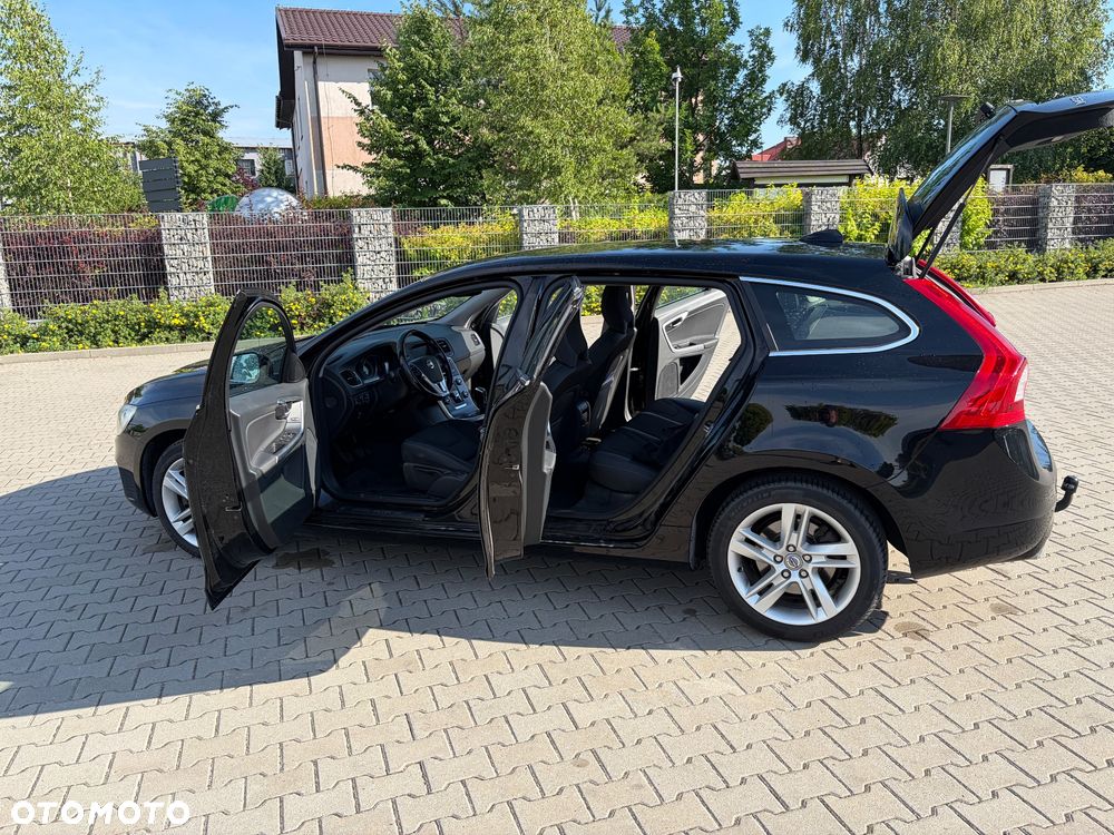 Volvo V60 D4 Momentum - 11