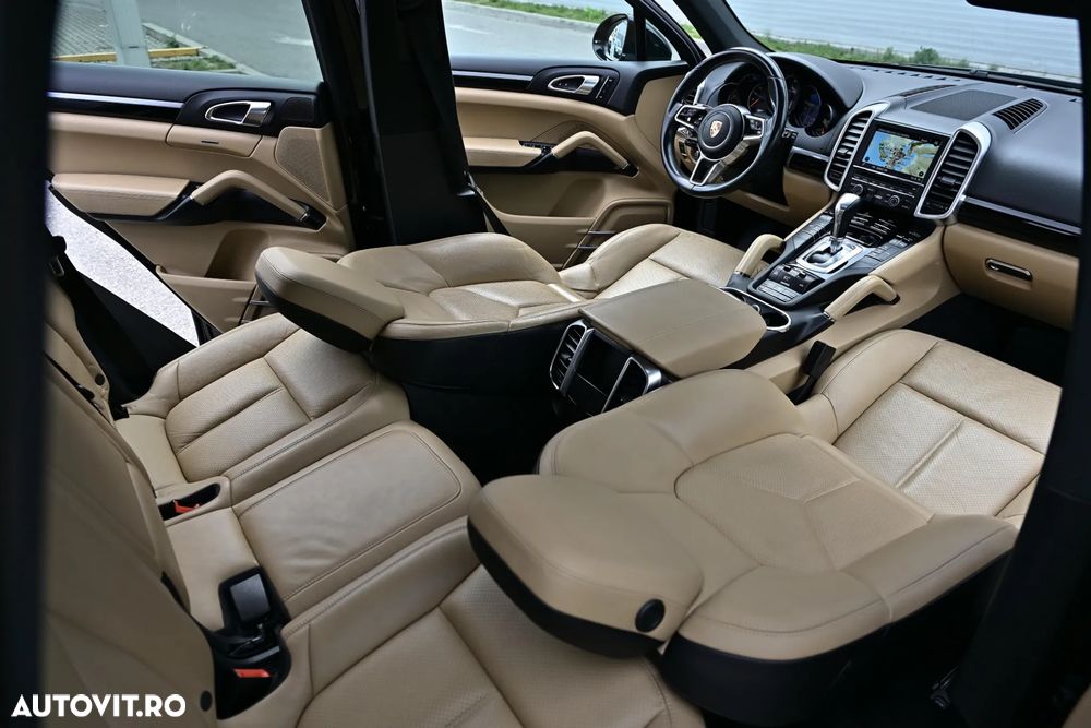 Porsche Cayenne 3.0 L - 5