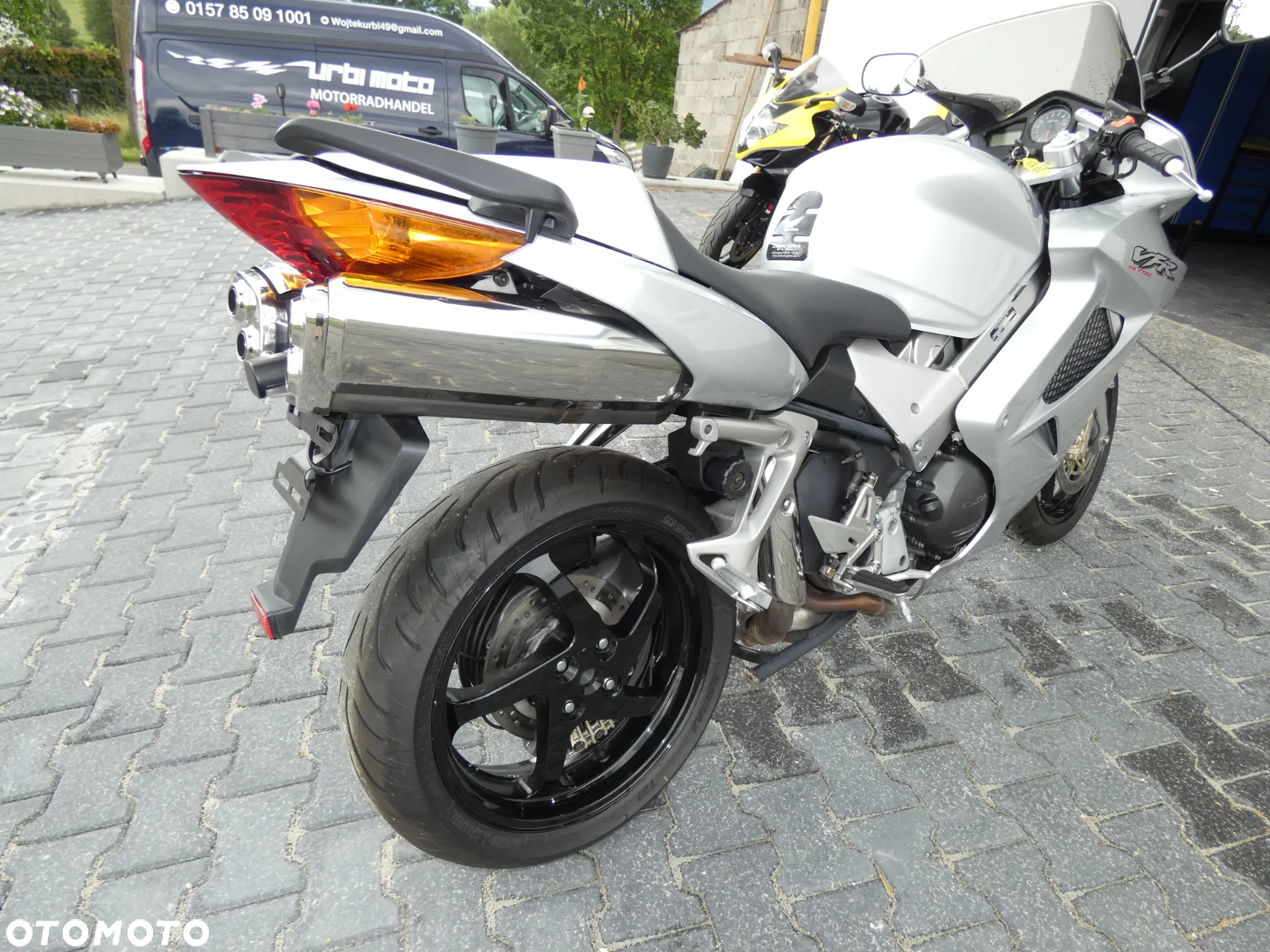 Honda VFR - 9