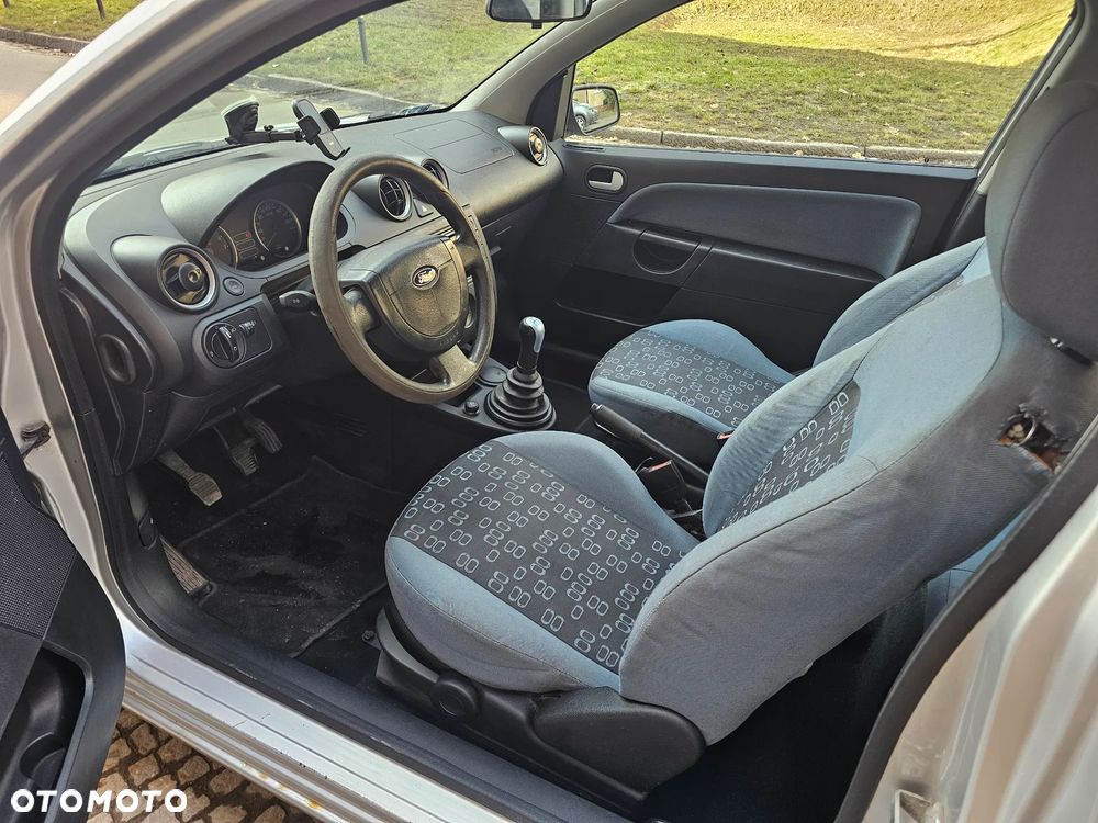 Ford Fiesta 1.3 Ghia - 7