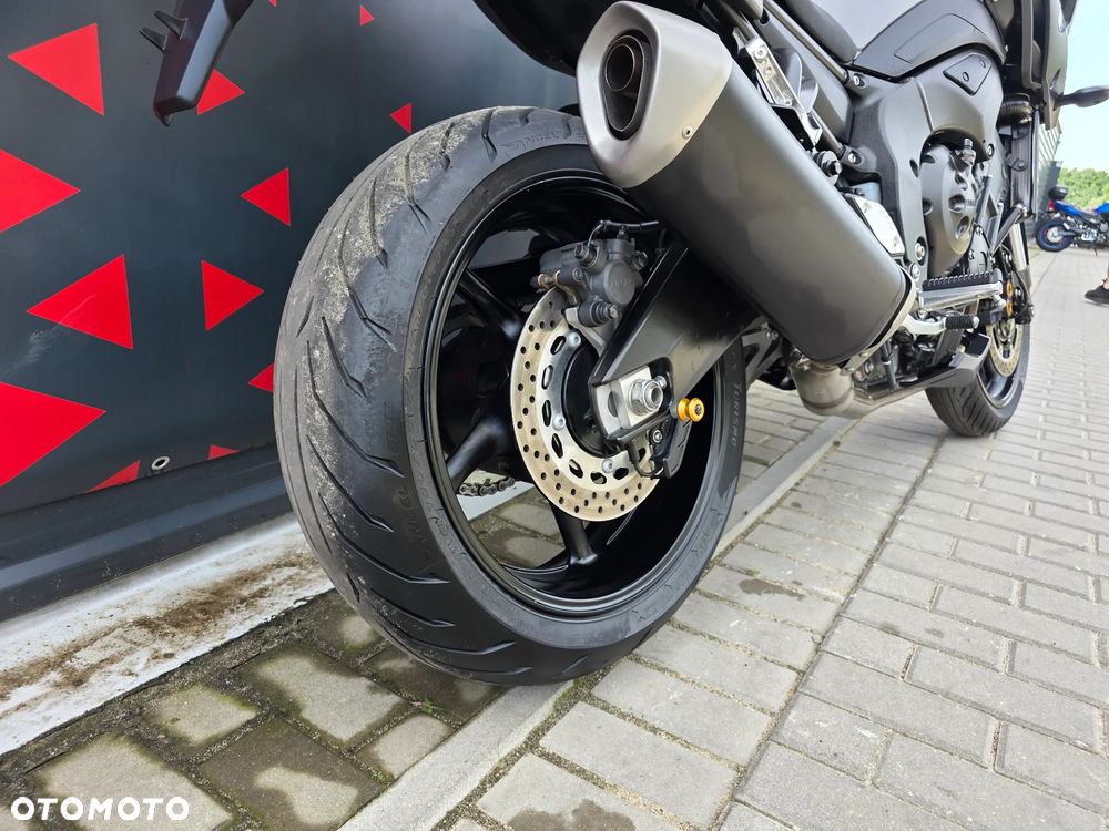 Yamaha FZ8 - 20