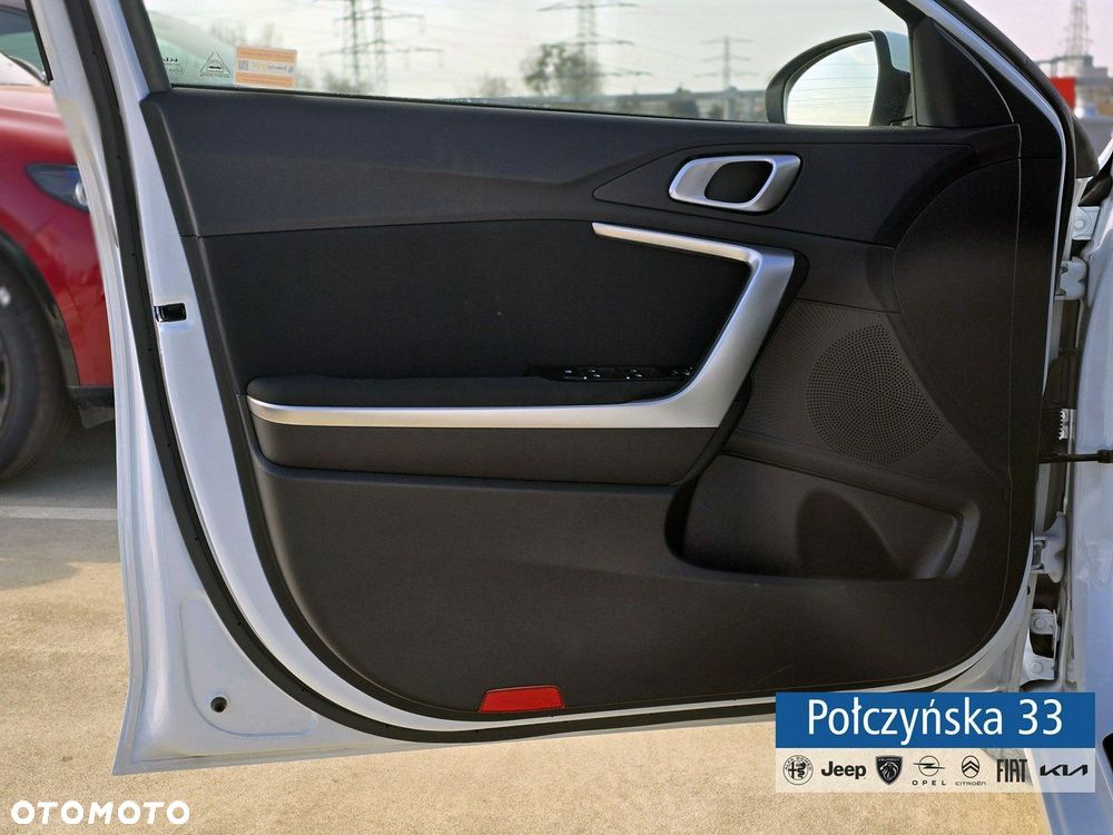 Kia Ceed - 12