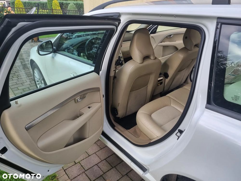 Volvo V70 2.0 Momentum - 11