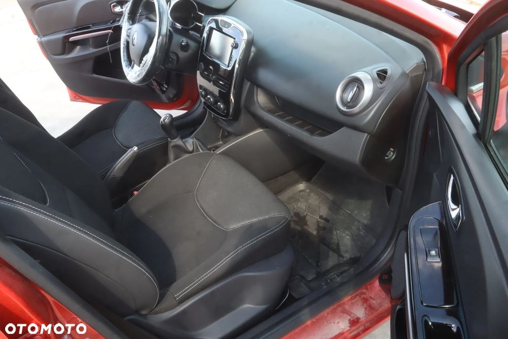 Renault Clio 1.2 16V Techno Feel - 12