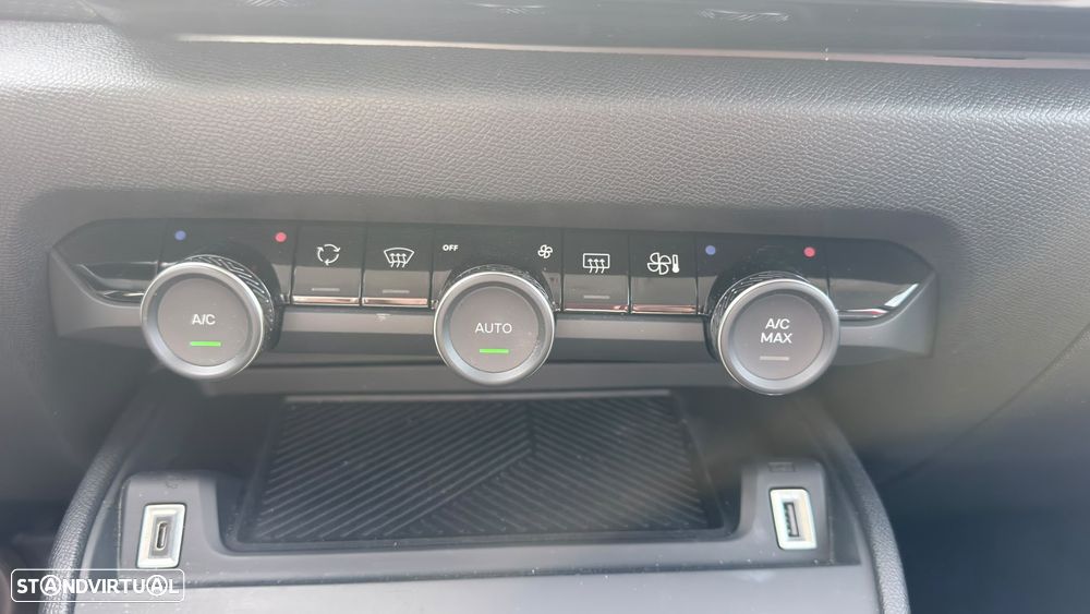 Citroën C4 1.2 Hybrid Plus e-DSC6 - 29