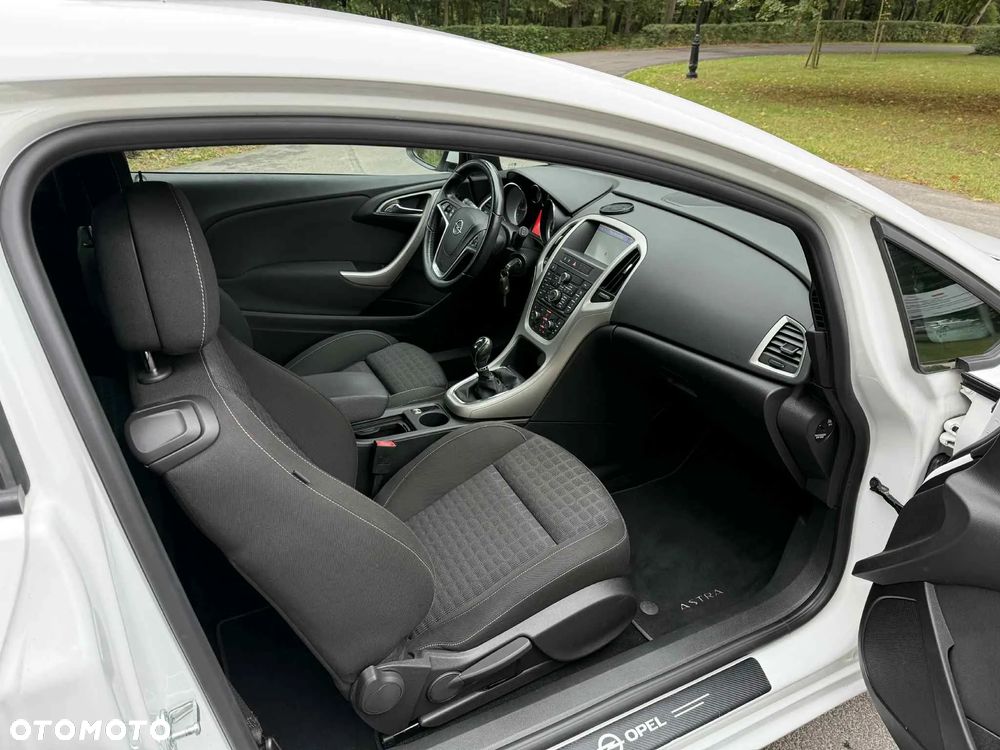Opel Astra IV GTC 1.4 T Sport - 7