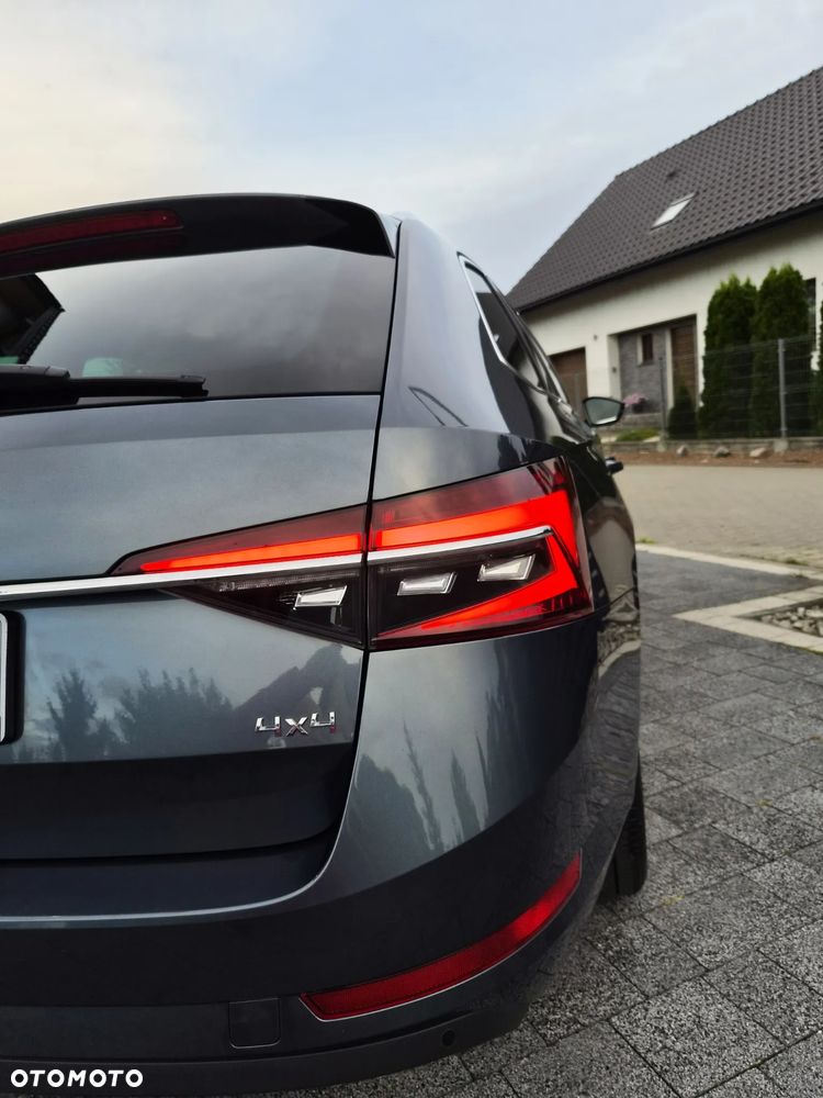 Skoda Superb 2.0 TDI SCR 4x4 Style DSG - 23