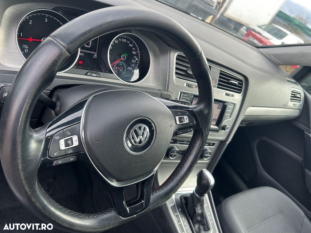 Volkswagen Golf 1.6 TDI BlueMotion Technology DSG Comfortline - 21