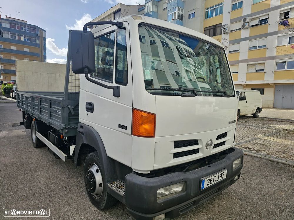 Nissan Atleon / plataforma - 2