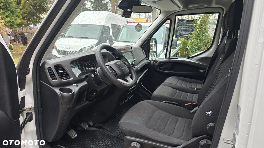 Iveco ❗️❗️DAILY 3.0 180Km 35S18 JAK NOWY ❗️❗️LIFT / CHŁODNIA MROŹNIA -32 +32 / ZASILANIE 230V / PIERWSZY WŁASCICIEL / NAVI / KAMERA COFANIA / FULL LED / TEMPOMAT AKTYWNY / GRUBA ŚCIANKA / ZABUDOWA IGLOOCAR / AGREGAT CARRIER / WERSJA WZMOCNIONA / FULL OPCJA / SERWIS ASO / SALON POLSKA /❗❗ JAK Z SALONU - NOWY -❗❗ - 38