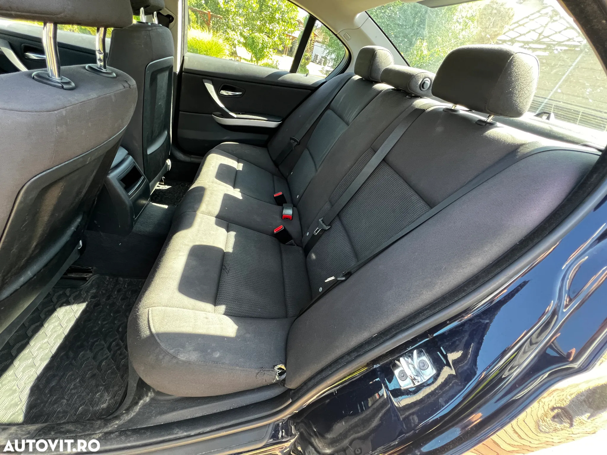 BMW Seria 3 318d - 23
