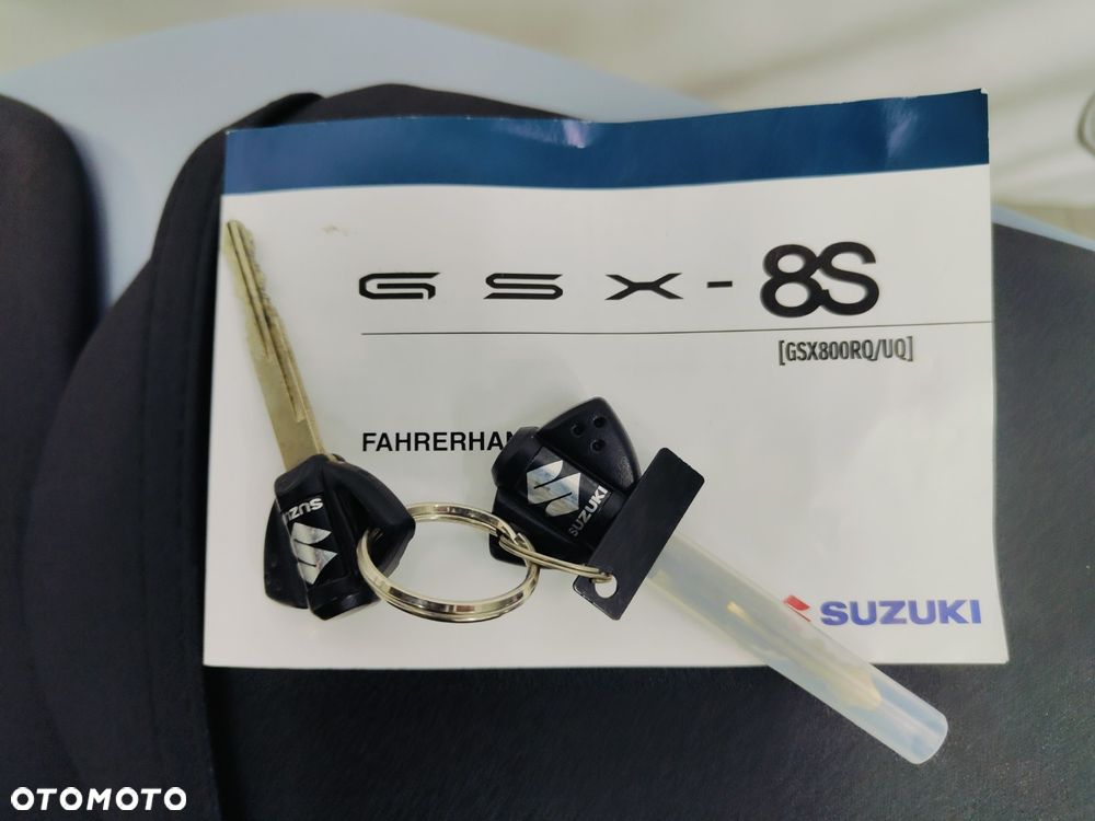 Suzuki GSX - 26