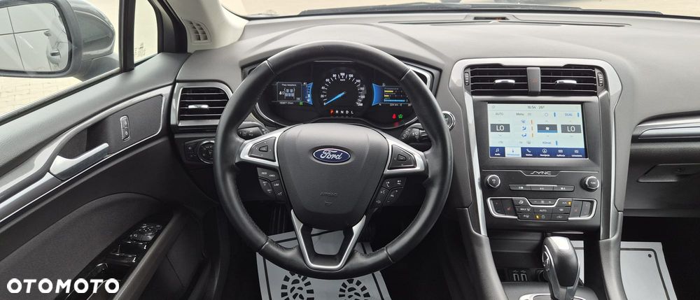 Ford Mondeo 2.0 Hybrid Titanium - 25
