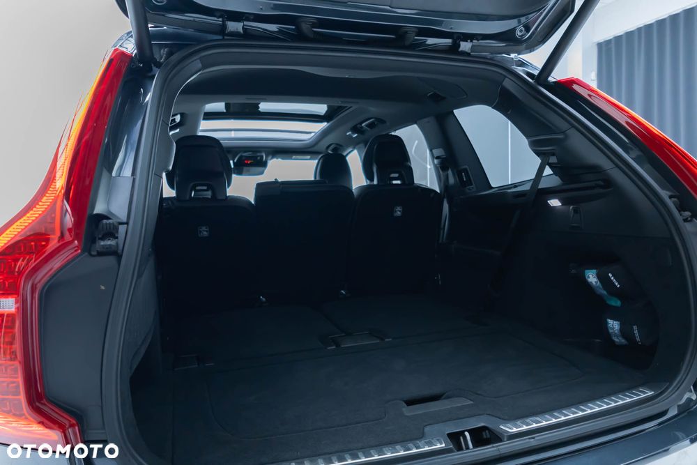 Volvo XC 90 T8 AWD Recharge Geartronic RDesign Edition - 39