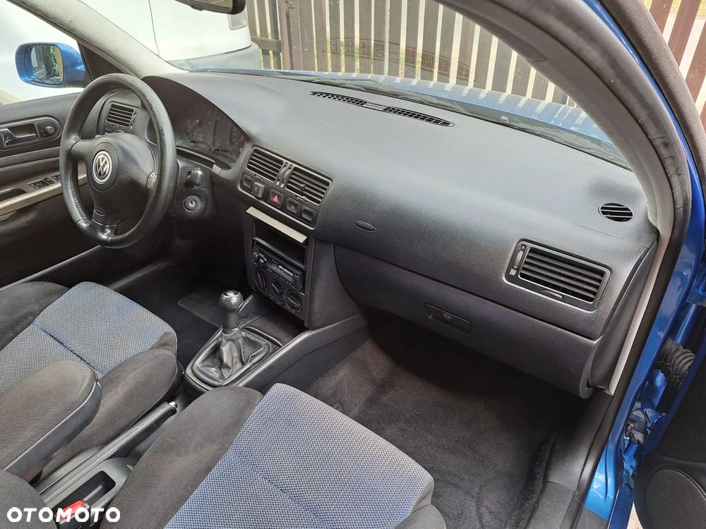 Volkswagen Bora Variant 2.0 Highline - 8