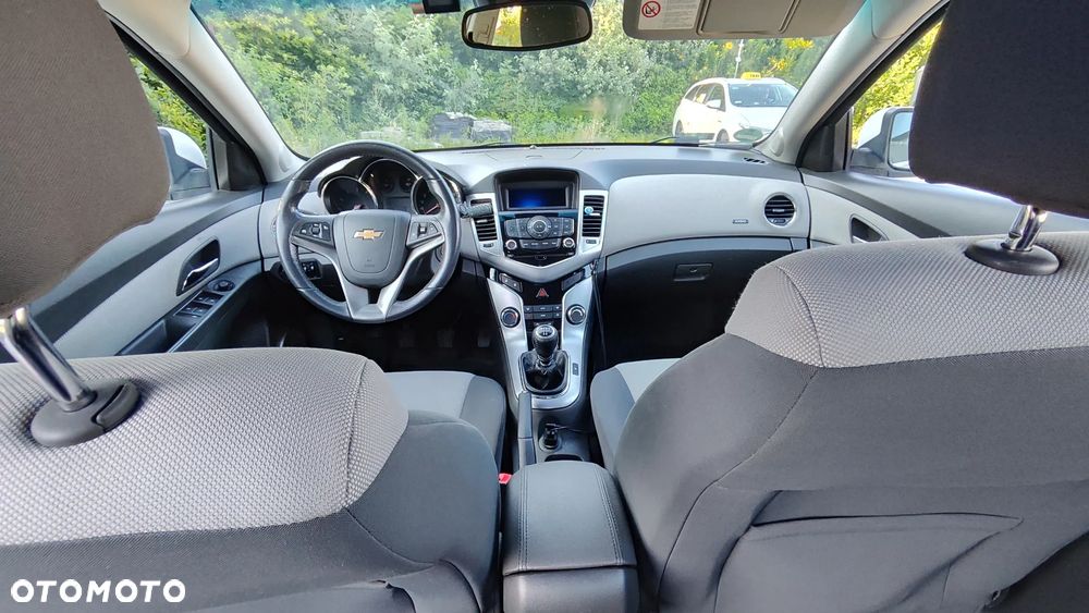 Chevrolet Cruze 1.8 LT - 13