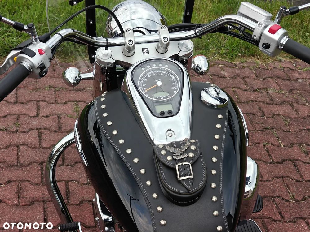 Suzuki Intruder - 38