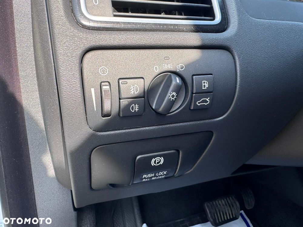 Volvo V70 D3 Geartronic Momentum - 11