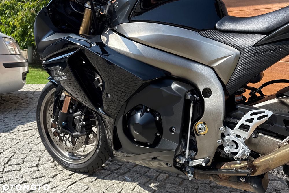 Suzuki GSX-R - 19