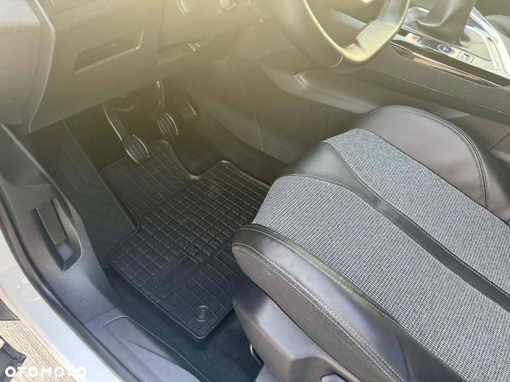 Peugeot 3008 HDi FAP 150 Premium - 24