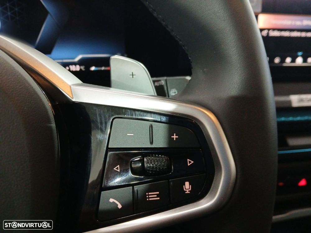BMW 320 d Pack Desportivo M Auto — fotografia 17