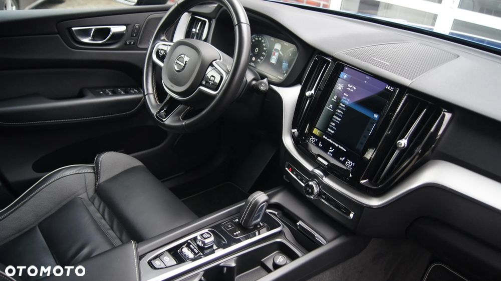 Volvo XC 60 D4 AWD R-Design - 16