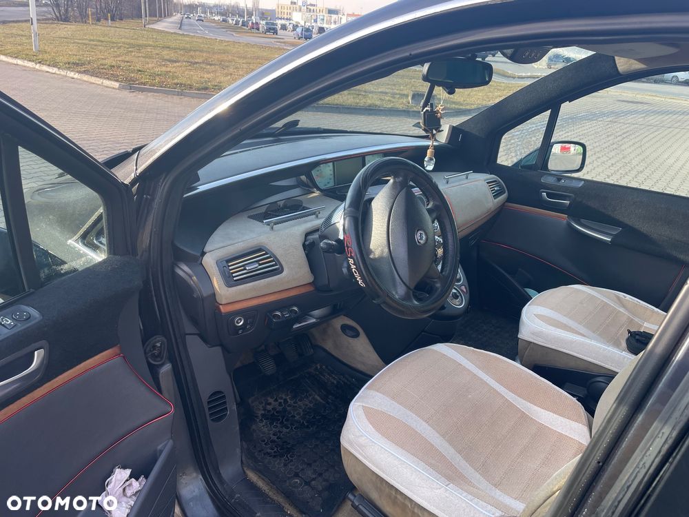 Lancia Phedra 2.0 16V Executive - 6