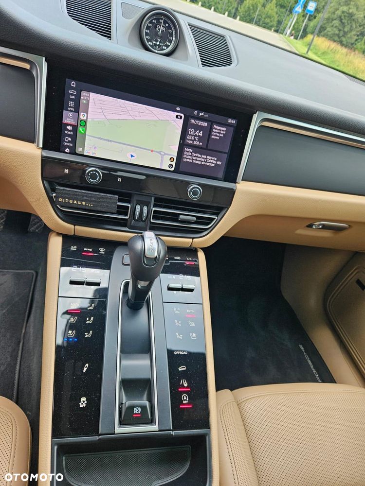 Porsche Macan - 12