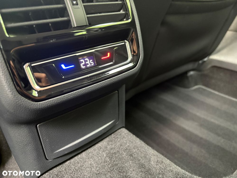 Volkswagen Passat - 10