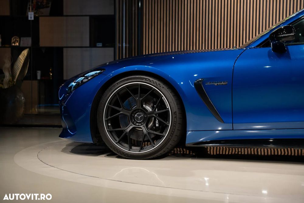 Mercedes-Benz AMG GT - 5