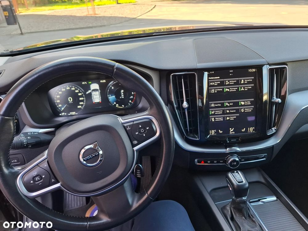 Volvo XC 60 D4 AWD Momentum - 5
