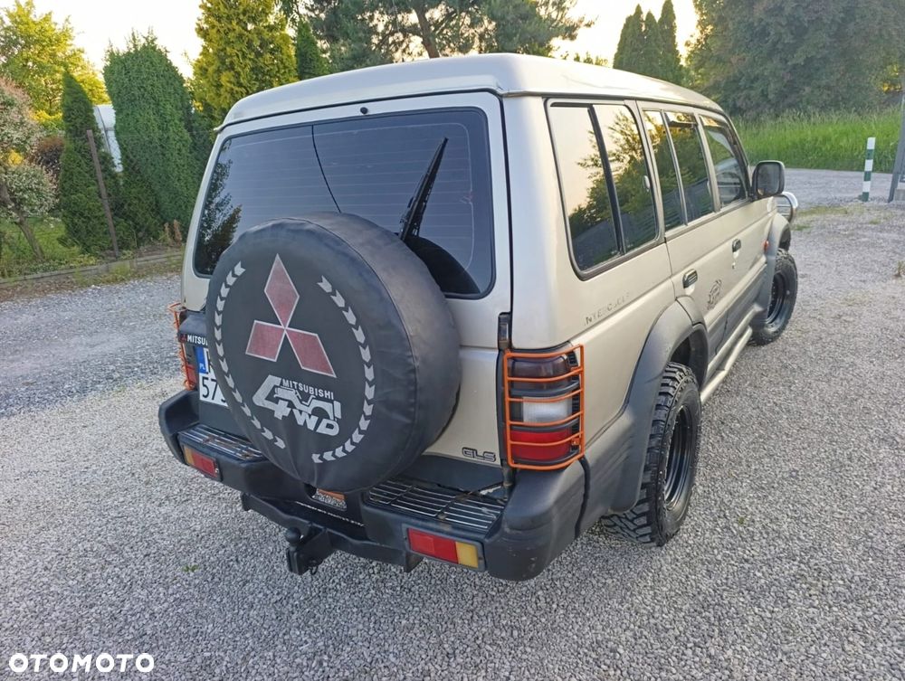Mitsubishi Pajero 2.5 TD GL - 28