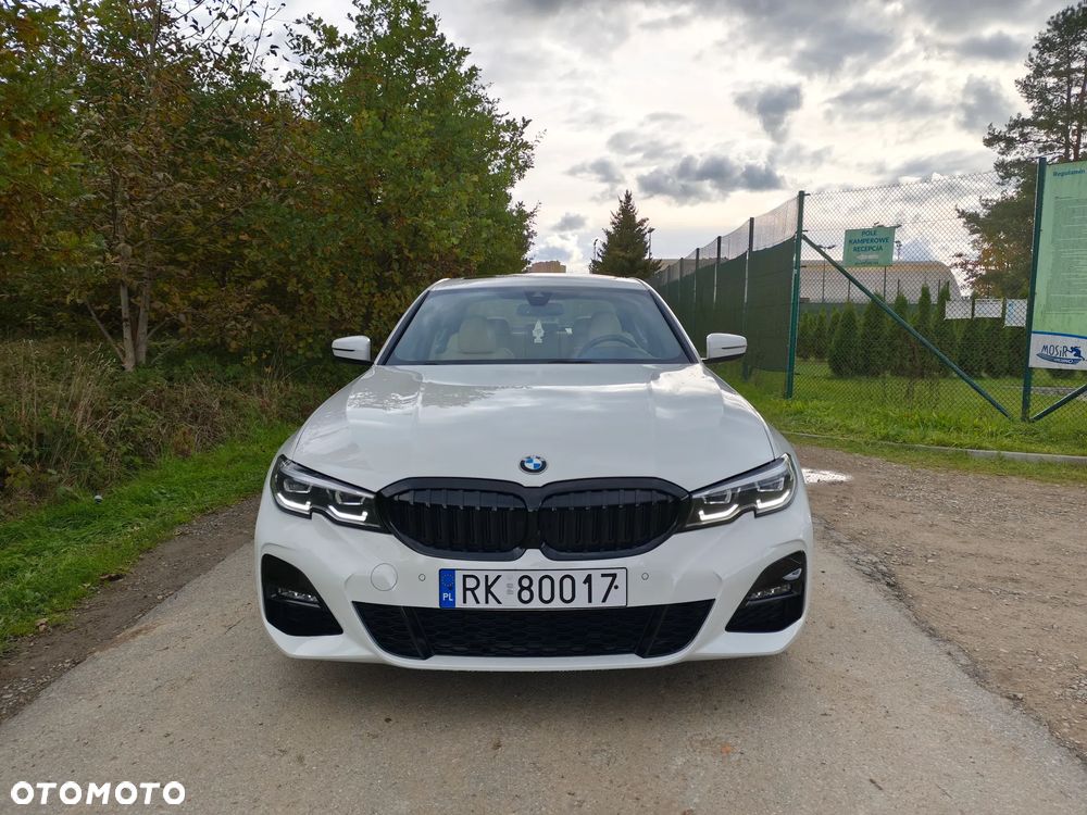 BMW Seria 3 2020 photo 2