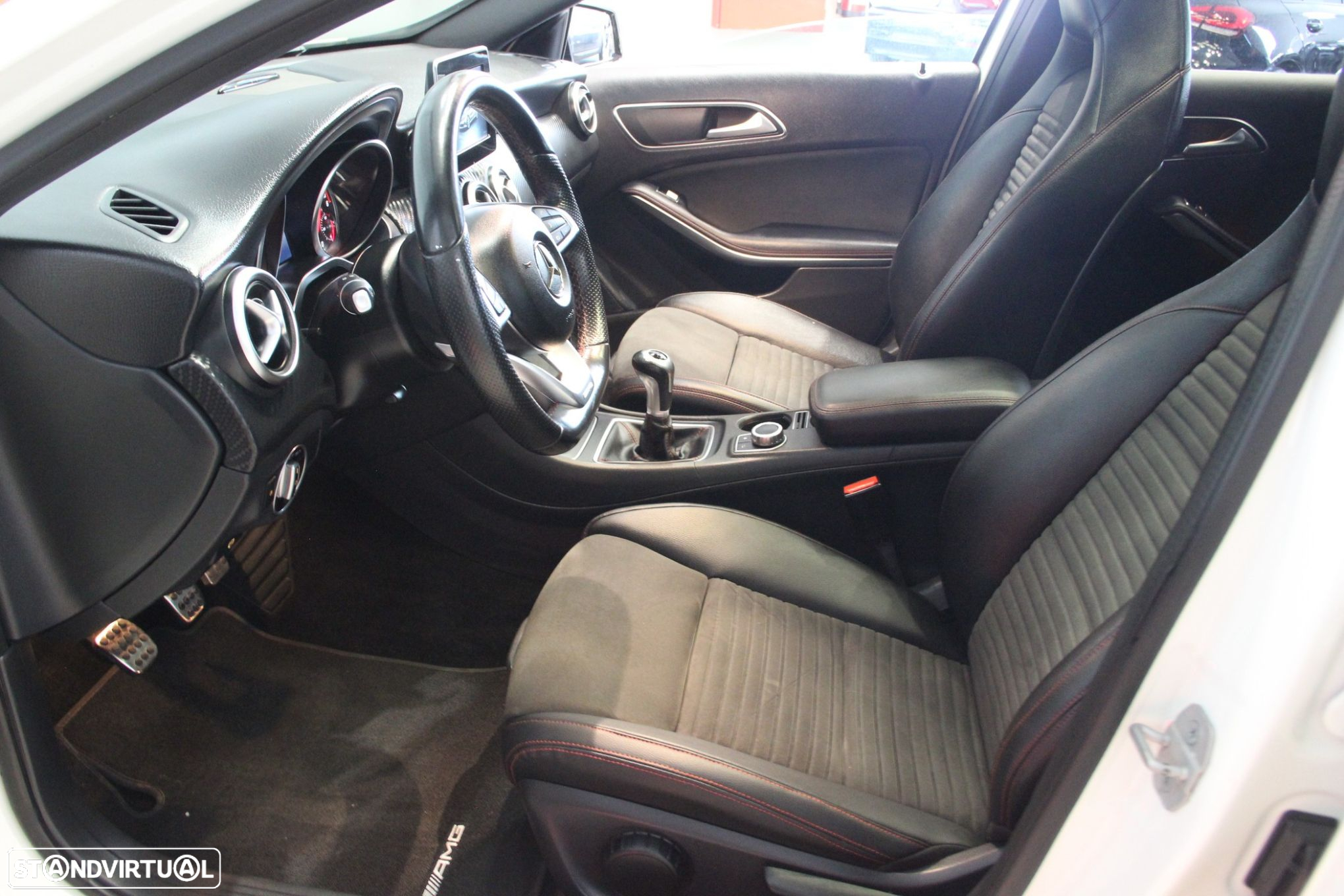 Mercedes-Benz A 200 CDi BE AMG Line - 9