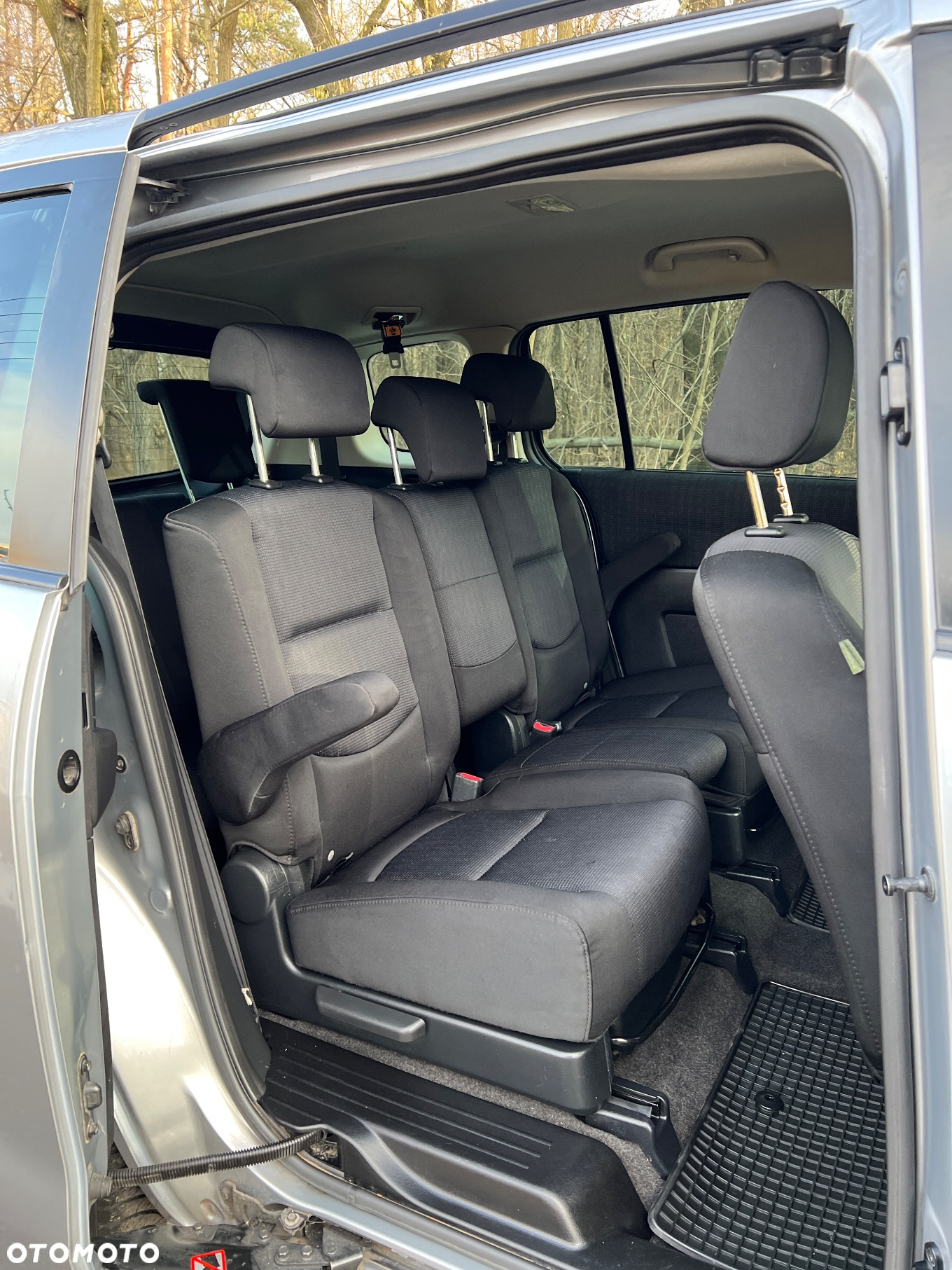 Mazda 5 1.8 Exclusive + - 9