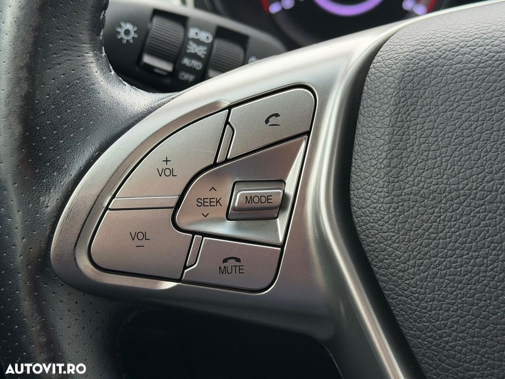 SsangYong Tivoli e-XDi 160 2WD Start/Stop Crystal - 38