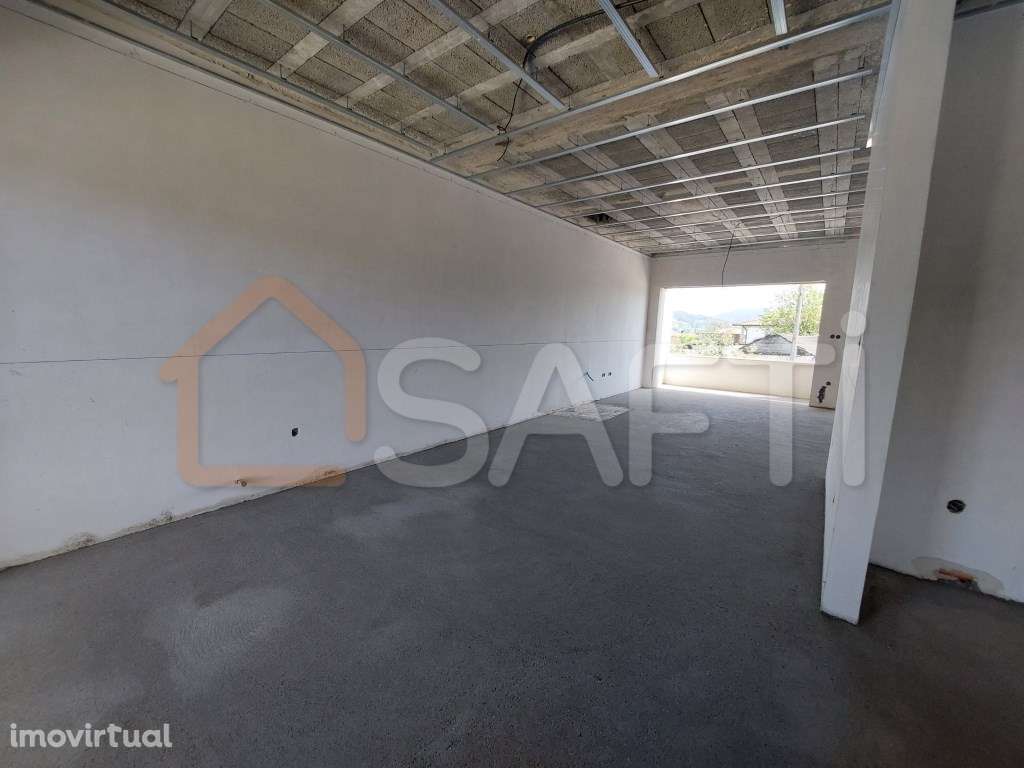 Moradia em fase final de construção - Grande imagem: 2/25