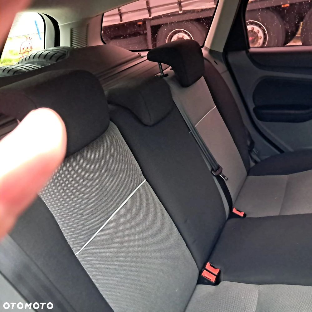 Ford Focus - 10