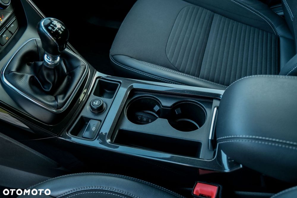 Ford Kuga 2.0 TDCi 4x4 ST-Line - 28