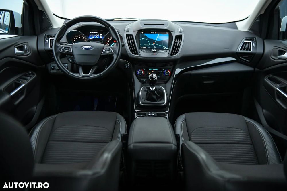 Ford Kuga 1.5 EcoBoost 2x4 Titanium - 27