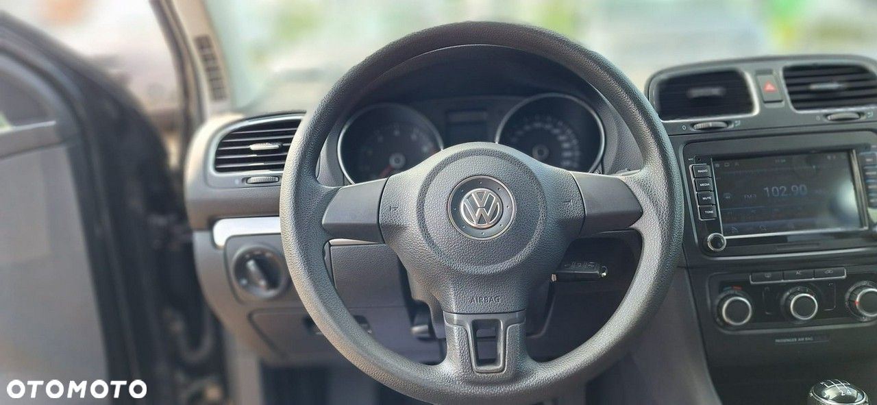 Volkswagen Golf - 10