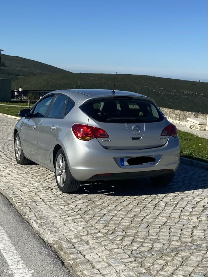 Opel Astra 1.3 CDTi Cosmo - 2