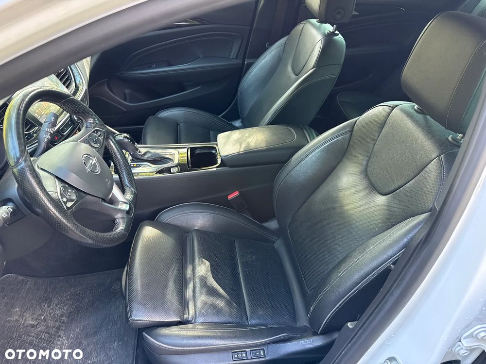 Opel Insignia - 32