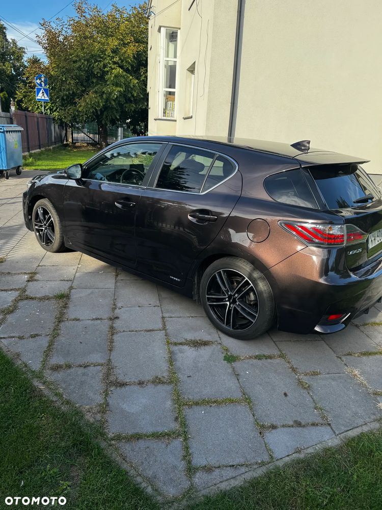 Lexus CT - 15
