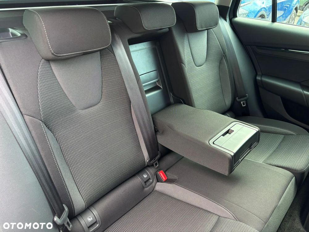 Skoda Octavia 2.0 TDI Ambition DSG - 13