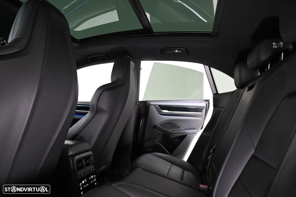 Porsche Macan Electric 4 - 21