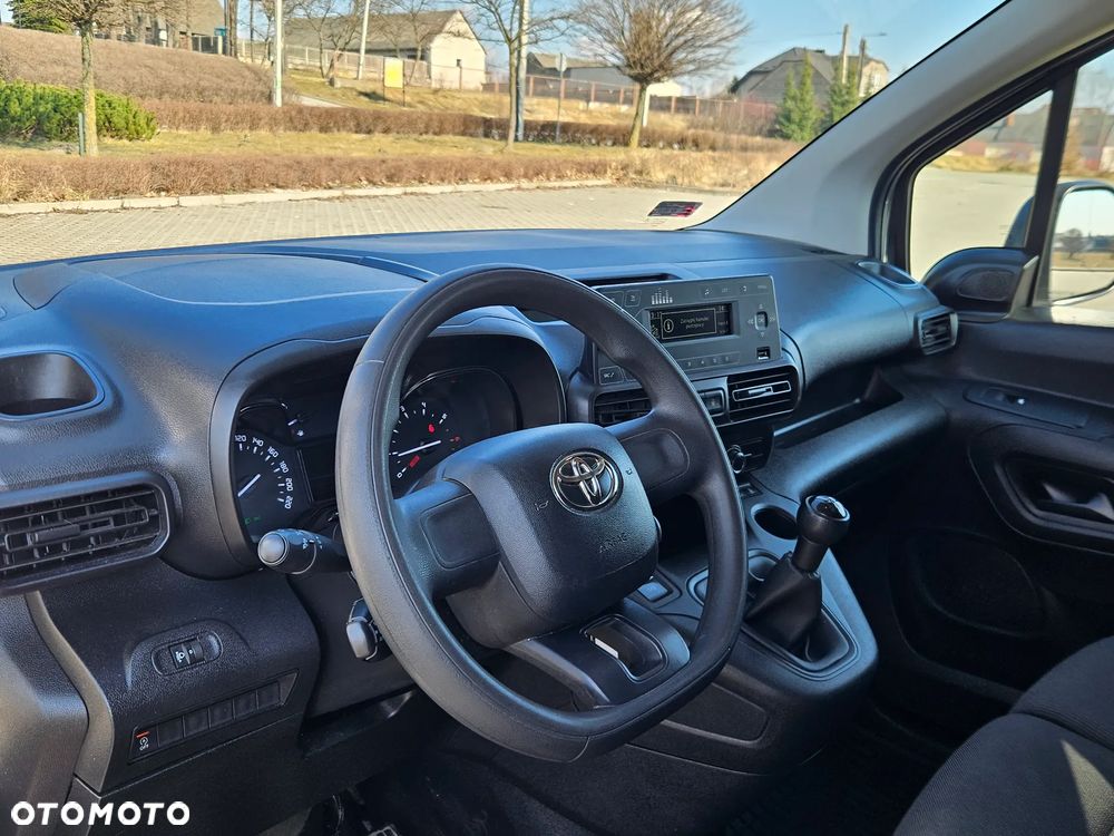 Toyota Proace City,  Salon Polska, 3 osobowy. - 17